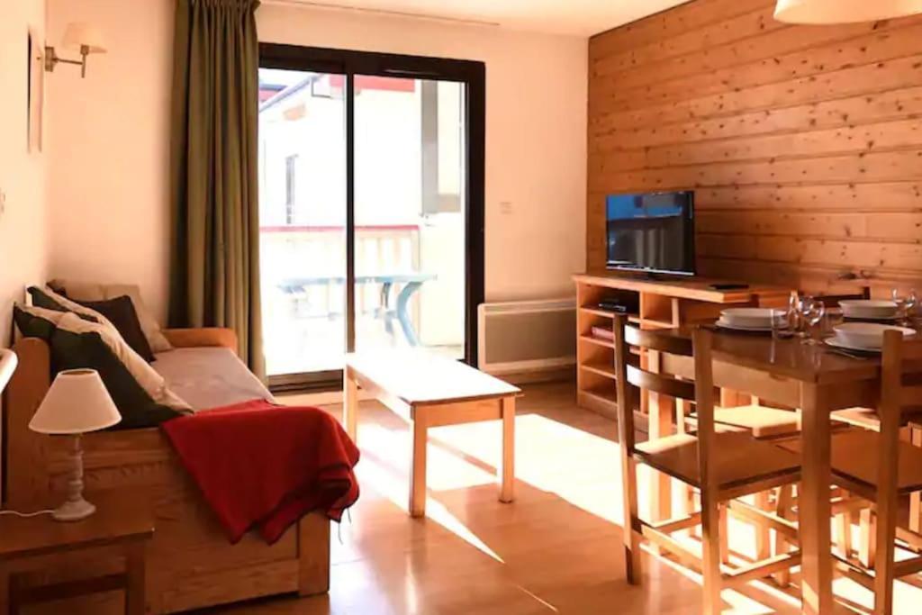 Charmant T3 Avec Vue Montagne Et Parking Privatif Font-Romeu-Odeillo-Via Extérieur photo