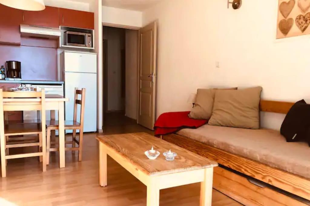 Charmant T3 Avec Vue Montagne Et Parking Privatif Font-Romeu-Odeillo-Via Extérieur photo